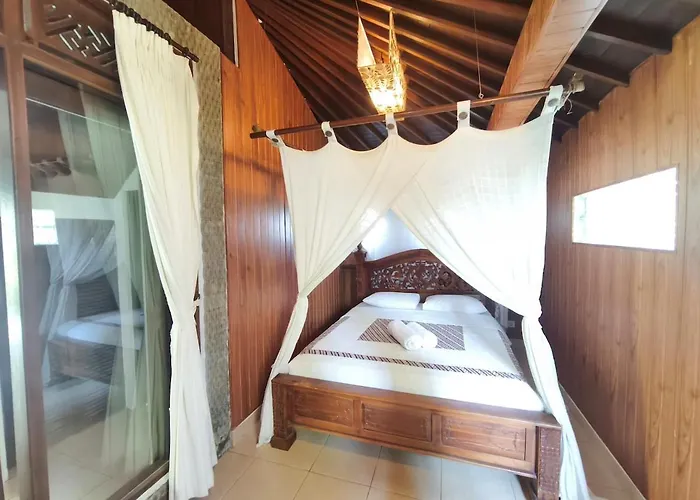 Cozy Two Bed With Swiming Pool